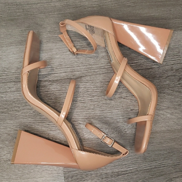 Steve Madden Women's Tan Block Heel Sandals - Picture 3 of 8